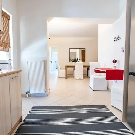 Koropi 3 Bedroom Luxurious Apartment 5 Pers- Angel House Exterior photo